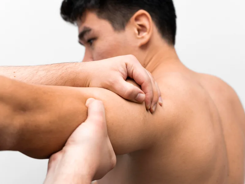 New Beginnings Chiropractic treating shoulder pain in Hudsonville